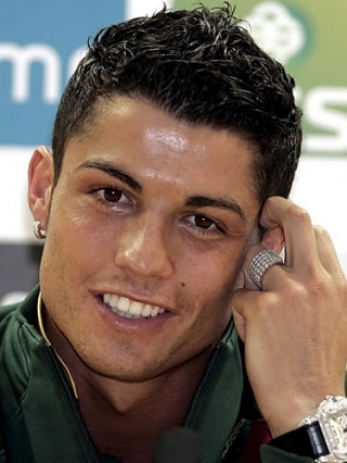 Ronaldo  on Migliori Acconciature Tagli Capelli Di Cristiano Ronaldo