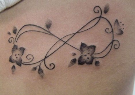 Foto Tatuaggi simbolo infinito e