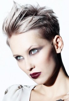 Tagli-capelli-corti-estate-2012-femminil