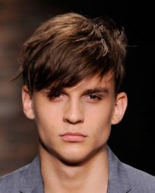 Taglio di capelli medio uomo