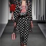 Completo a pois Moschino primavera estate 2011