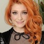 Nicola Roberts con capelli di colore rosso