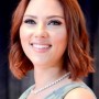 Scarlett Johansson con capelli di colore rosso