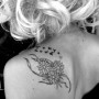 Tatuaggio Lady Gaga sulla spalla sinistra