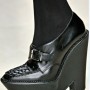 Tendenza scarpe inverno 2011 2012 con zeppa alla Burberry