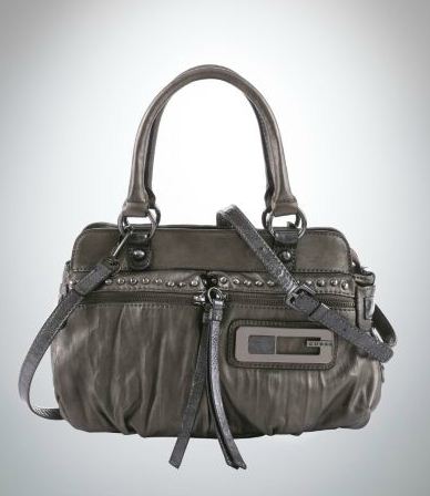 Sconti Guess su borse abbigliamento e bijoux