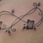 Foto Tatuaggi simbolo infinito e significato