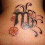 Tatuaggi Segno zodiacale dello scorpione con fiori