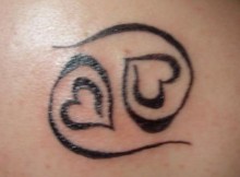 Tatuaggio segno dello zodiaco del cancro immagini e significato 220x162 - Tatuaggio segno zodiacale del cancro: immagini e significato Tatuaggio segno dello zodiaco del cancro immagini e significato Tatuaggio segno dello zodiaco del cancro immagini e significato 220x162 - Tatuaggio segno zodiacale del cancro: immagini e significato