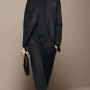 Pantaloni allacciati in vita abbinati a giacca elegante Stefanel