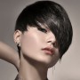 Taglio capelli corti asimmetrici
