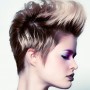 Taglio capelli corti punk rock