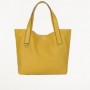 Borsa a spalla Coccinelle collezione inverno 2012 2013 Euro 157