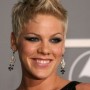 Foto Taglio capelli corti con cresta donna alla Pink