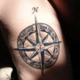 Immagine tattoo stella polare o rosa dei venti