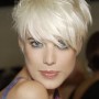 Agyness Deyn con taglio di capelli corti