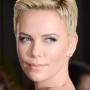 Charlize Theron Oscar 2013 con taglio capelli cortissimi1