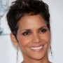 Taglio capelli corti Halle Berry 2013