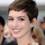Taglio di capelli corti per Anne Hathaway 2012 2013