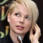 Nuovo taglio capelli Michelle Williams corti da un lato lunghi dallaltro