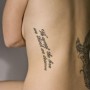 Frase tatuata in inglese