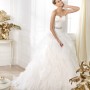 Abito da sposa con cinturina gioiello 2014 Pronovias mod Leina
