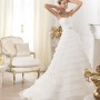 Vestito da sposa con gonna a balze 2014 Pronovias mod Lasei