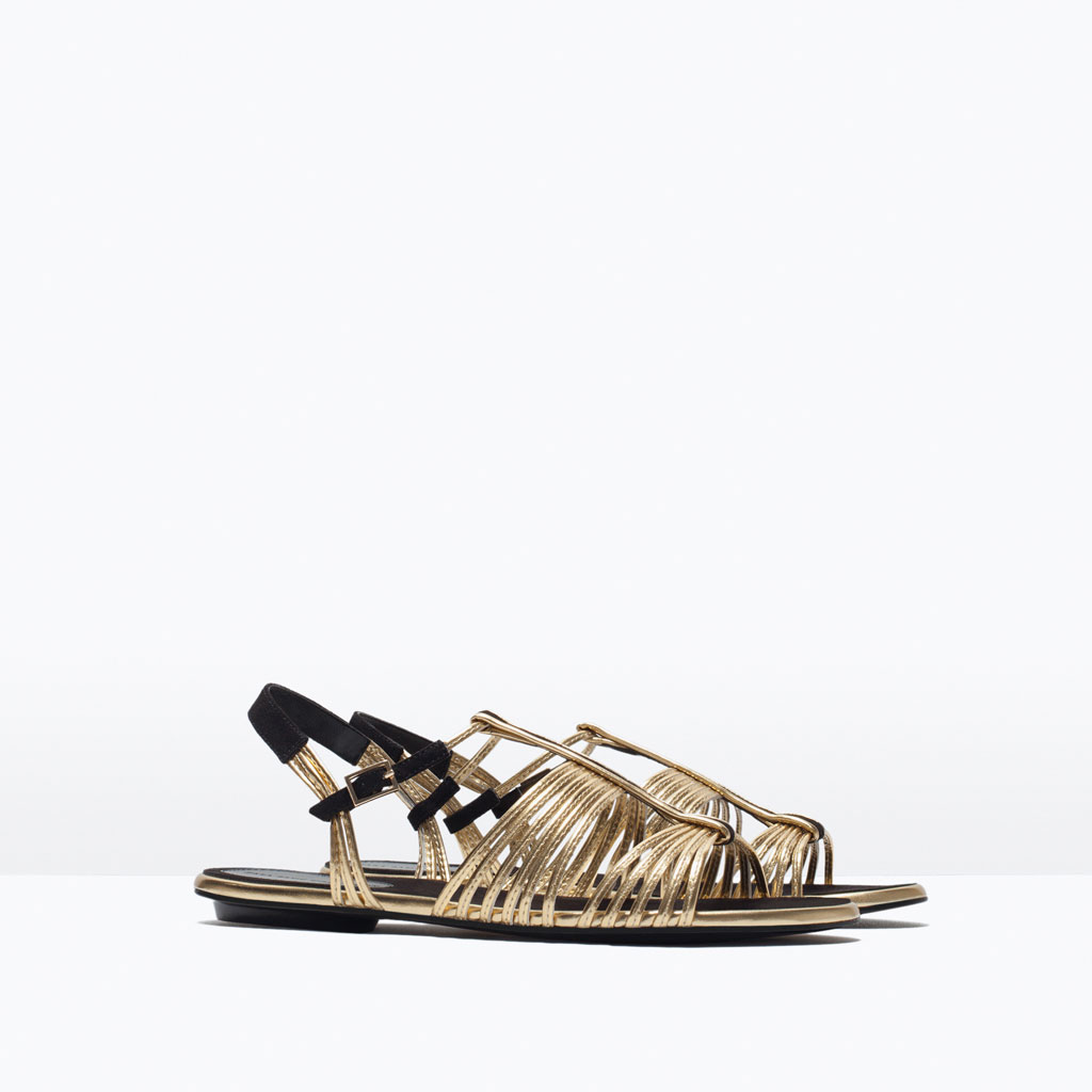 ZARA SANDALO TAUPE CON BORCHIE ORO