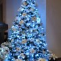 Foto Albero di Natale con lucette azzurre