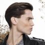 Taglio capelli uomo pettinati indietro