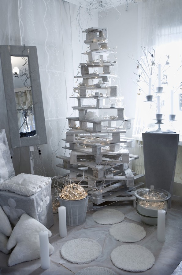 Albero Di Natale Shabby.Albero Di Natale 2016 Bianco Shabby Chic Con Bancali Di Legno