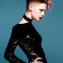 Taglio capelli rasato ai lati donna primavera estate 2017