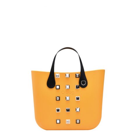 Borsa O Bag con borchie prezzo 134 euro