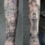 Splendido Tatuaggio grande di un faro con rosa dei venti e veliero