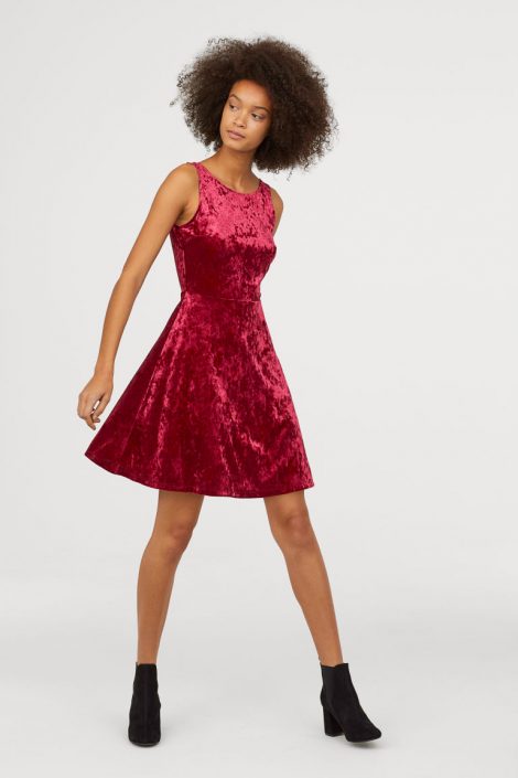 Abito smanicato in velluto rosso Natale e Capodanno 2018 2019 470x705 - H&#038;M Abiti economici Natale e Capodanno 2018 2019