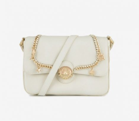 Borsa a tracolla con catena e charms Liu Jo estate 2019 prezzo 139 euro 470x411 - Liu Jo Borse Primavera Estate 2019: Catalogo Prezzi