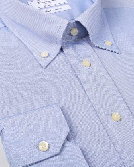 Camicia con collo button down lungo 470x583 - Scelta del colletto per la camicia da uomo