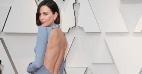 Nuovo taglio e colore capelli Charlize Theron alla notte Oscar 2019 470x244 - Il Caschetto: Taglio capelli moda 2019