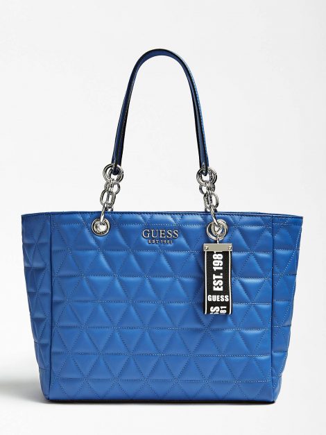 Nuova Shopper Guess modello Laiken blu inverno 2019 2020 prezzo 145 euro 470x627 - Nuove Borse GUESS inverno 2019 2020