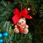 Decorazione Thun Albero di Natale 2019 Orsetto Teddy con libro  90x90 - THUN: Nuovi Addobbi Albero di Natale 2019