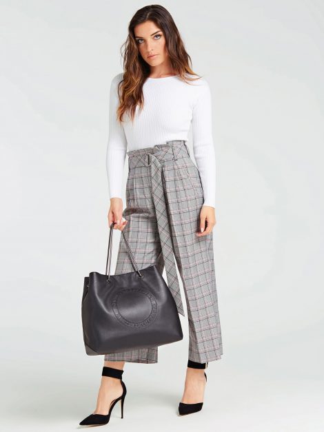Shopper in pelle nera Guess modello Lilly collezione primavera estate 2020 1 470x627 - Borse Guess in pelle primavera estate 2020