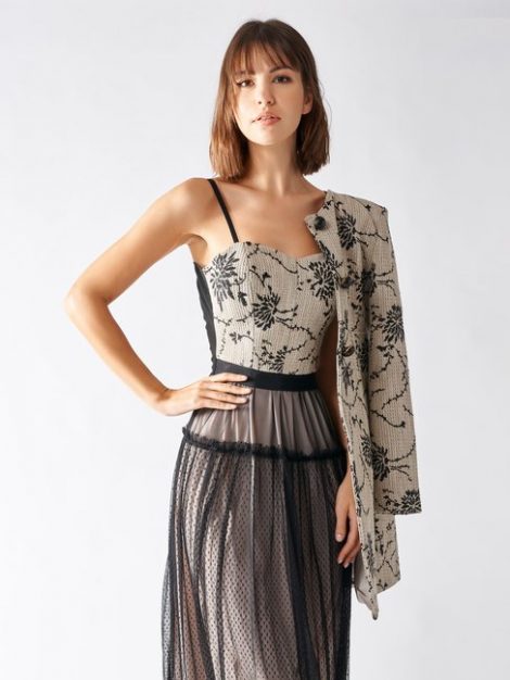 Vestito con gonna in tulle Rinascimento collezione primavera estate 2020 abbinato al blazer 470x626 - Rinascimento Abiti lunghi da Cerimonia primavera estate 2020