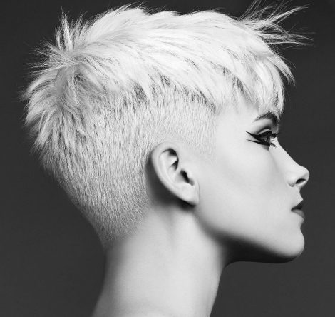 Taglio capelli corti donna corti dietro e ai lati 2020 470x444 - Tagli Capelli Corti Donna 2020: 15 Immagini