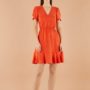 Abito corto Lazzari in tessuto jacquard arancio corallo estate 2020