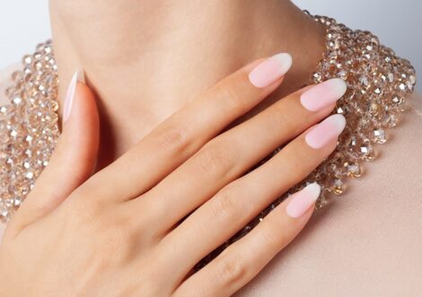 Manicure Nude 2021 470x331 - Colori Smalto Unghie Primavera Estate 2021