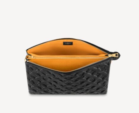 Interno nuova borsa Louis Vuitton 2021 nera con fodera in microfibra arancione 470x383 - Nuova Borsa Louis Vuitton 2021 Coussin