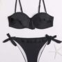 Costume da bagno con reggiseno a fascia imbottita con volant