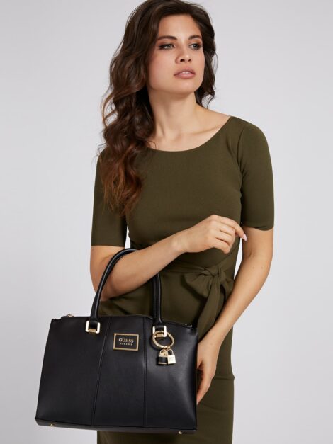 Guess borsa modello Tyren collezione primavera estate 2021 470x627 - Borse Guess Estate 2021