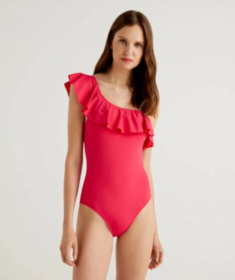 Costume intero Benetton mospalla con volant estate 2021 470x560 - Costumi Benetton Donna Estate 2021