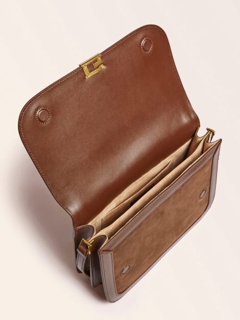 Interno borsa a tracolla Guess 470x627 - Nuove Borse Guess in Pelle Inverno 2021 2022